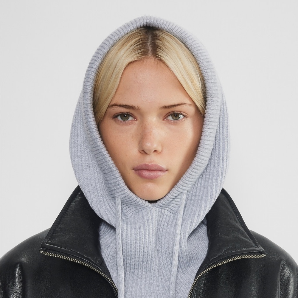 Aritzia Sunday Best Ribbed Hood!